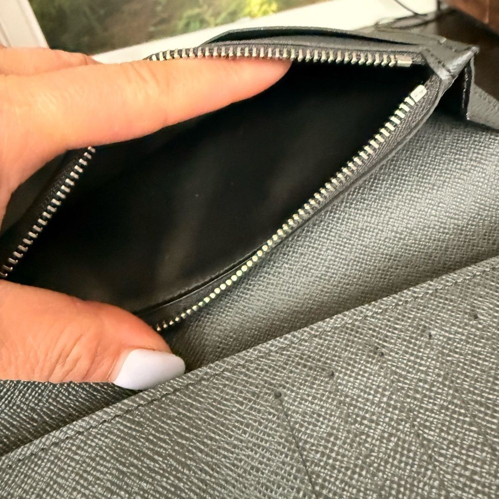 Louis Vuitton Taiga Leather Long Wallet – Black - Picture 8 of 15